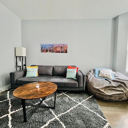 Lovely Logan Square 2-Bedroom In Chicago Exterior foto